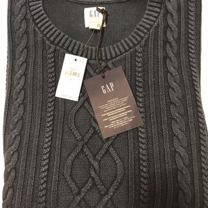 GAP cable knit sweater. NWT